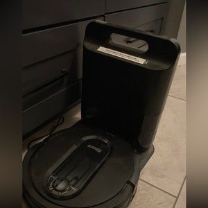 Shark IQ Robot® Vacuum Self-Empty Base, Mapping, Self-Cleaning Brushroll…